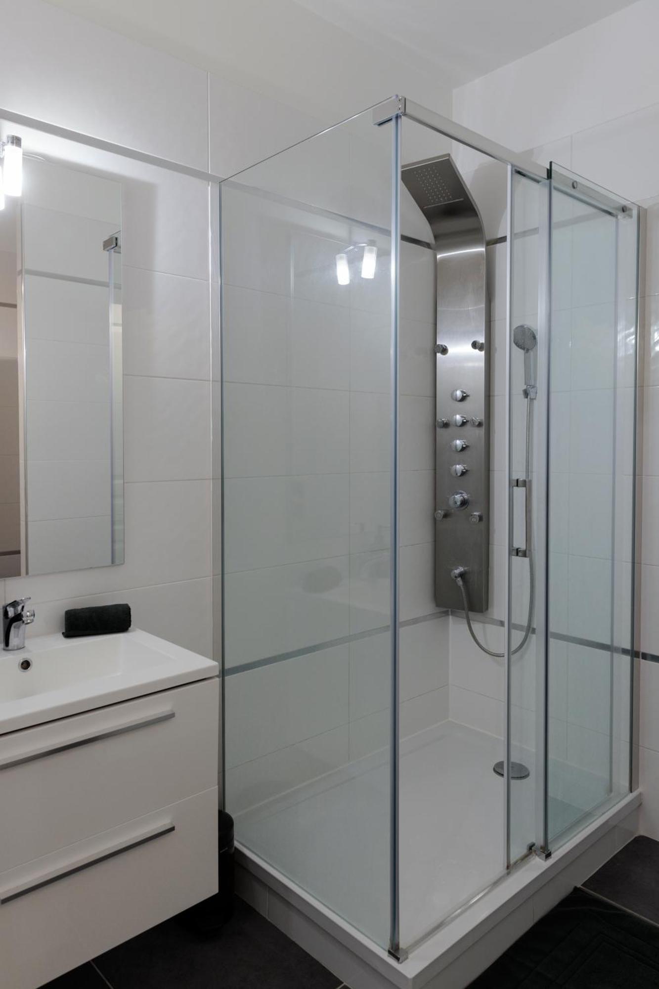 Manhattan Loft - Centre - 5 Mn A Pied Gare - Parking Prive - Patio Troyes Buitenkant foto